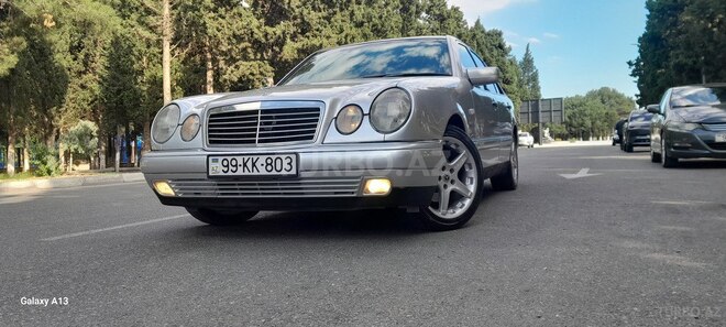 Mercedes E 230-1