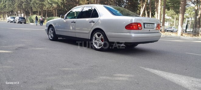 Mercedes E 230-9