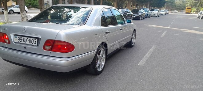Mercedes E 230-10