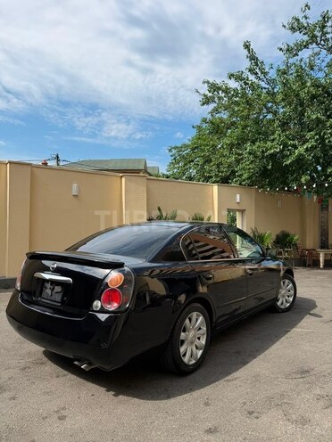 Nissan Altima-4