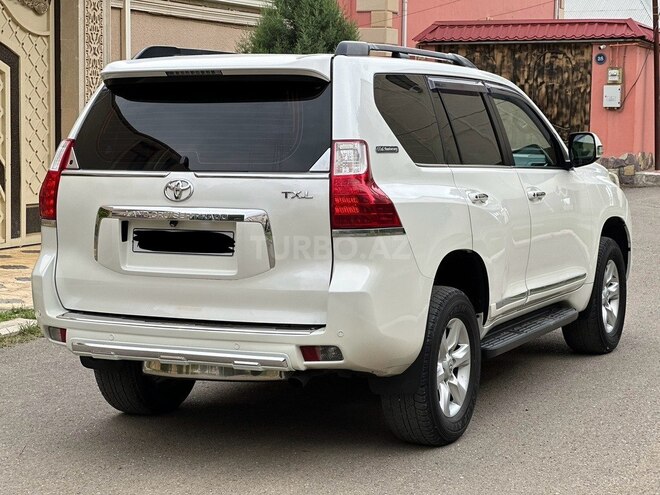 Toyota Land Cruiser Prado-7