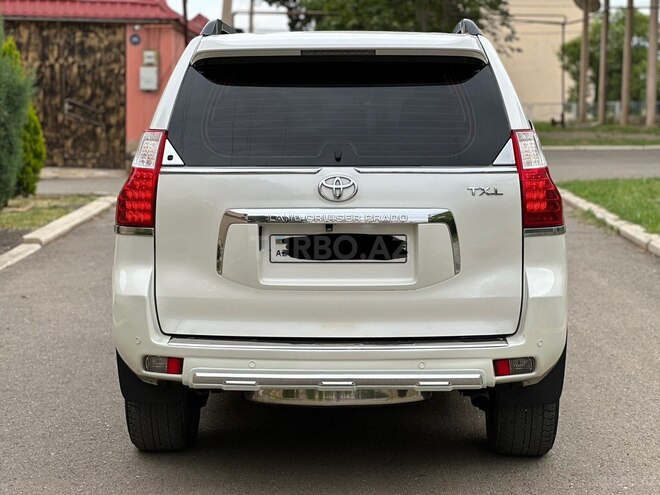 Toyota Land Cruiser Prado-8