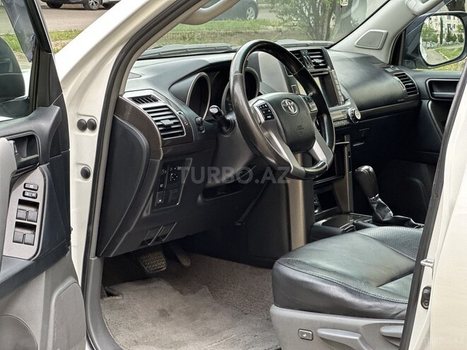 Toyota Land Cruiser Prado-11