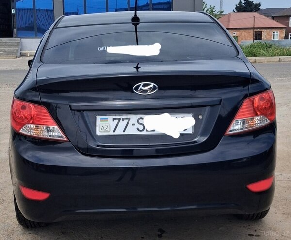 Hyundai Accent-2