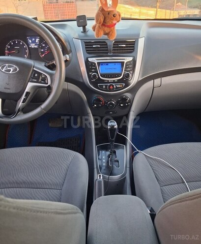 Hyundai Accent-3
