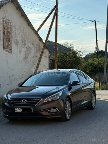Hyundai Sonata-16