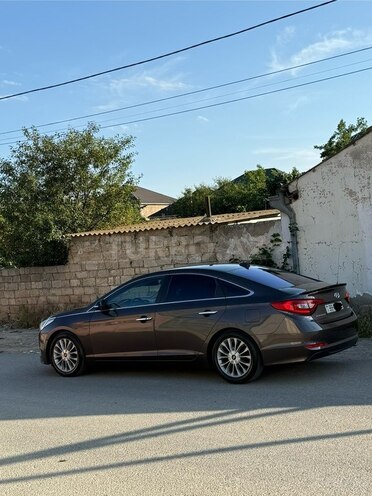 Hyundai Sonata-12