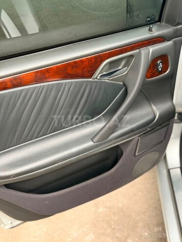 Mercedes E 240-7