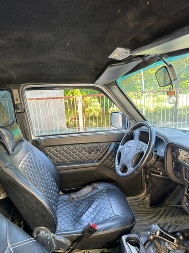 LADA (VAZ) Niva-11