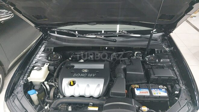 Hyundai Sonata-12