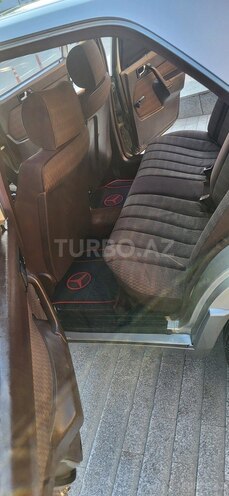 Mercedes 190-15