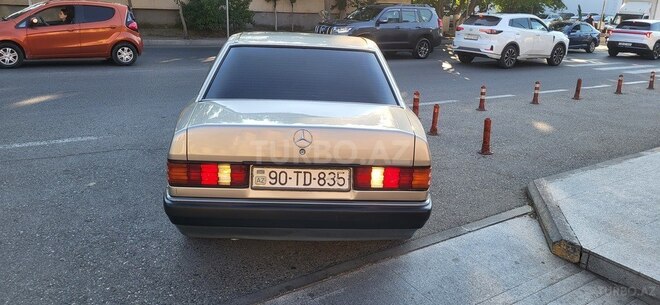 Mercedes 190-12