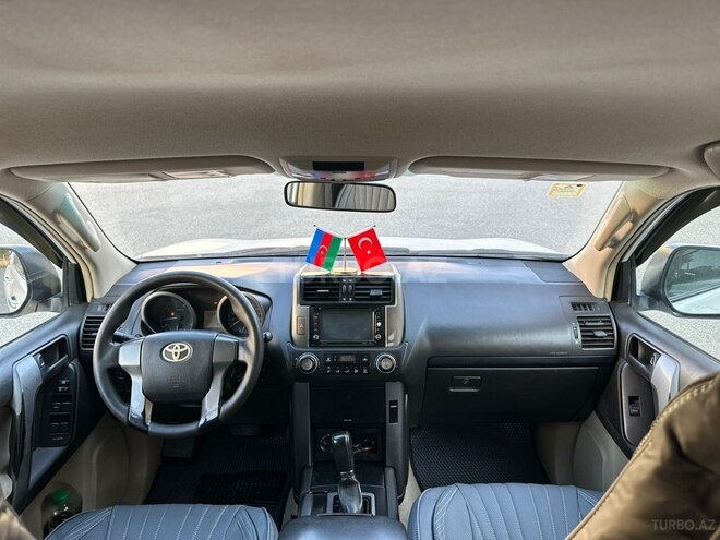 Toyota Land Cruiser Prado-3