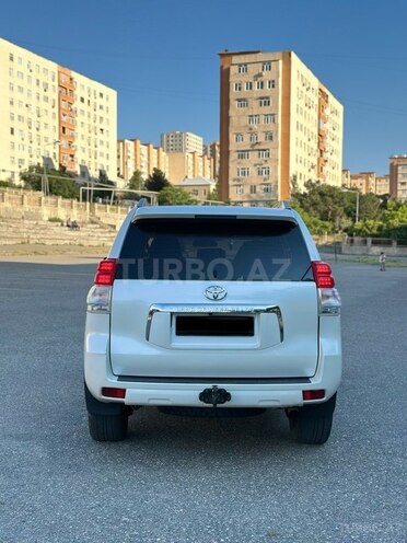 Toyota Land Cruiser Prado-2