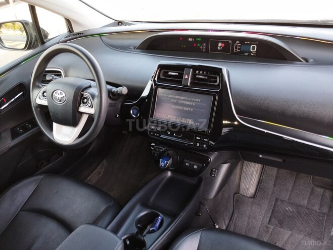 Toyota Prius-7