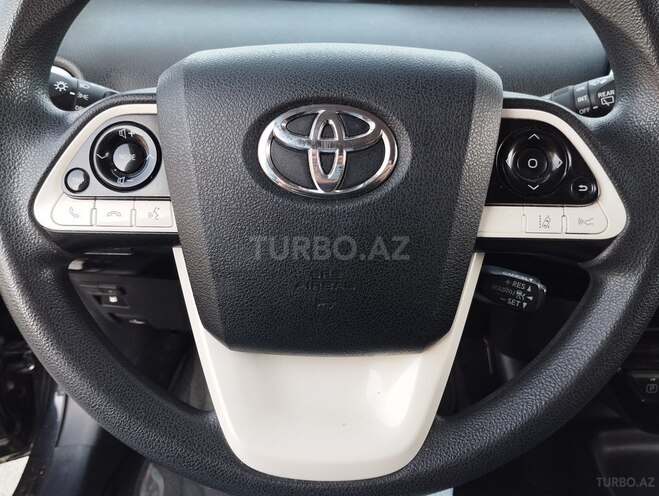 Toyota Prius-16