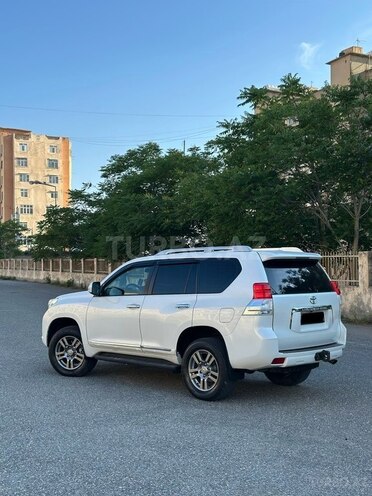 Toyota Land Cruiser Prado-5