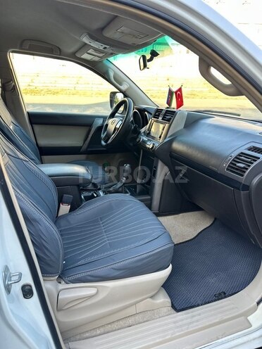 Toyota Land Cruiser Prado-8