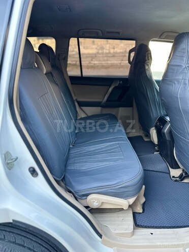 Toyota Land Cruiser Prado-9