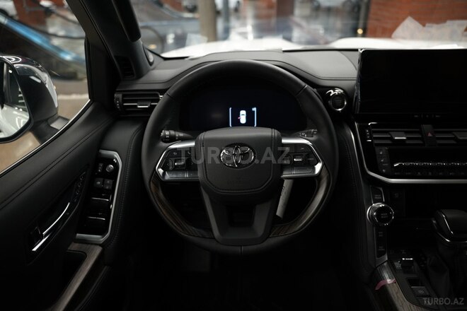 Toyota Land Cruiser-9