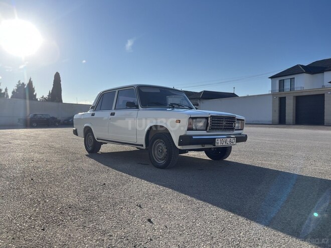 LADA (VAZ) 2107-1