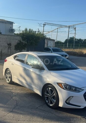 Hyundai Elantra-1
