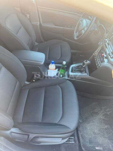 Hyundai Elantra-5