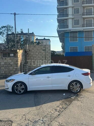Hyundai Elantra-2