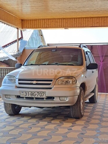 Chevrolet Niva-1