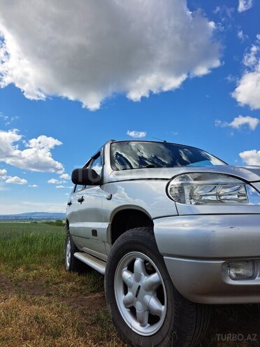 Chevrolet Niva-4