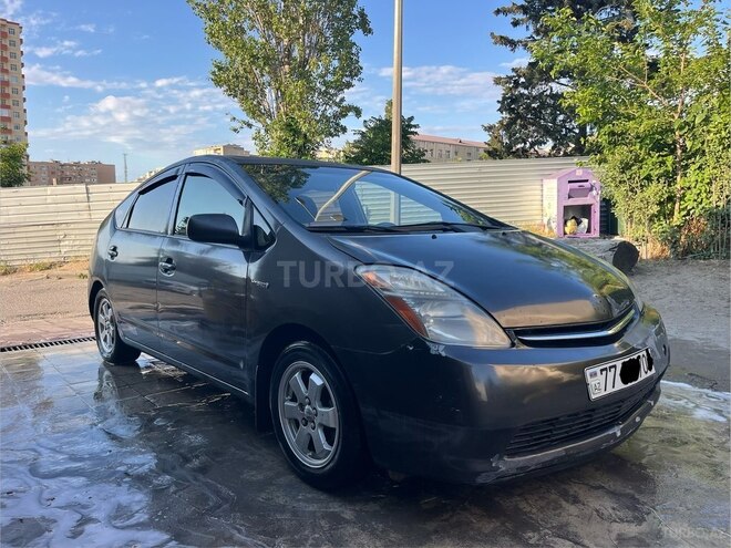 Toyota Prius-2