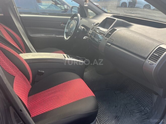 Toyota Prius-7