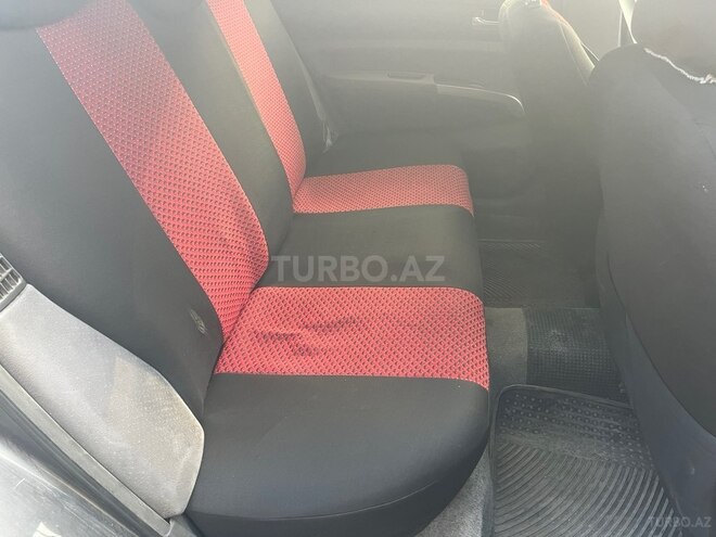 Toyota Prius-8