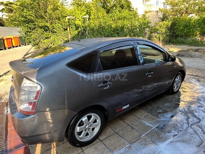 Toyota Prius-4