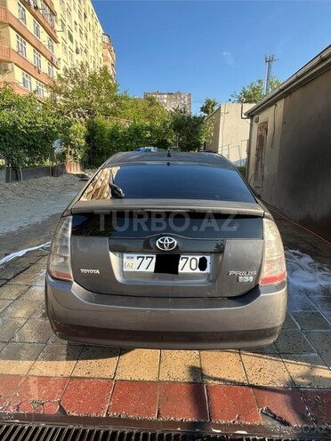 Toyota Prius-6