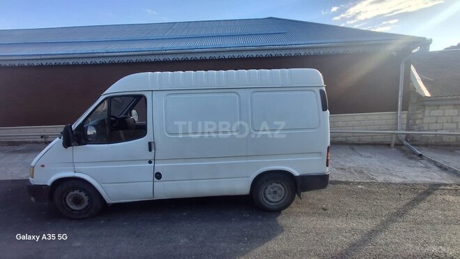Ford Transit-2