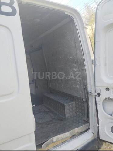 Ford Transit-6