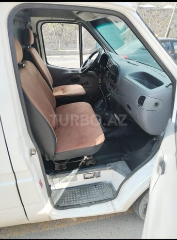 Ford Transit-7
