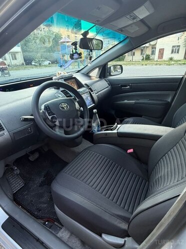 Toyota Prius-6