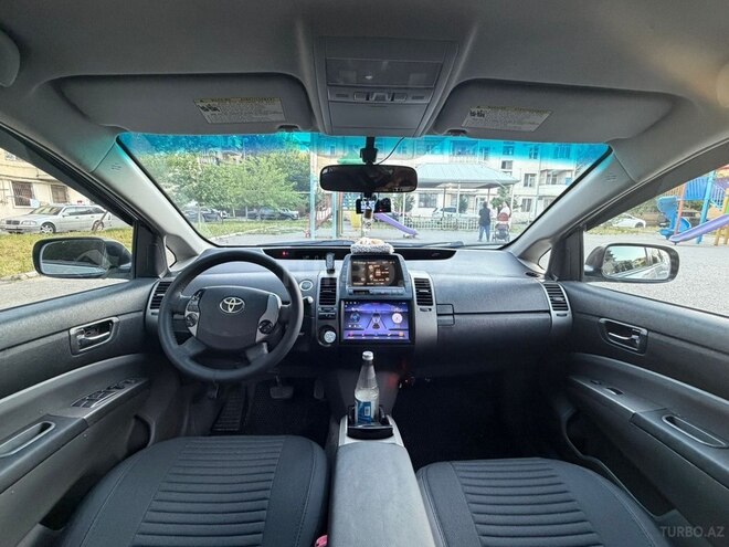 Toyota Prius-11