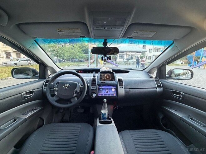 Toyota Prius-14