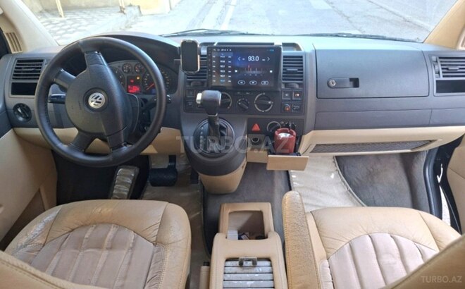 Volkswagen Multivan-5