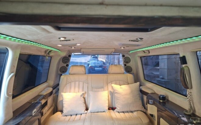 Volkswagen Multivan-9