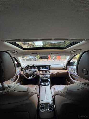 Mercedes E 300-9