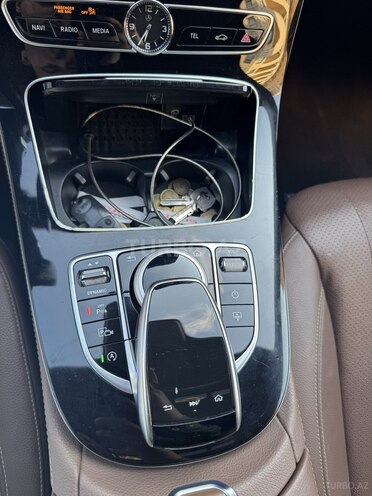 Mercedes E 300-8