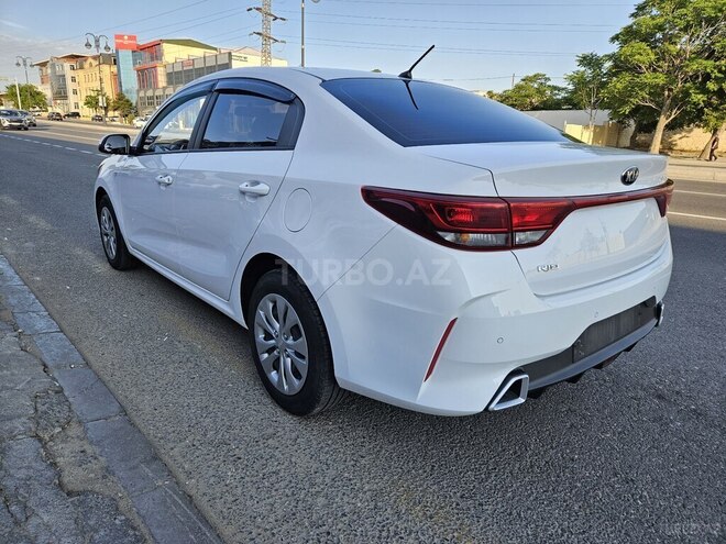 Kia Rio-7