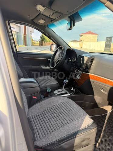 Hyundai Santa Fe-13