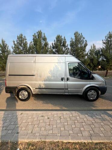 Ford Transit-4