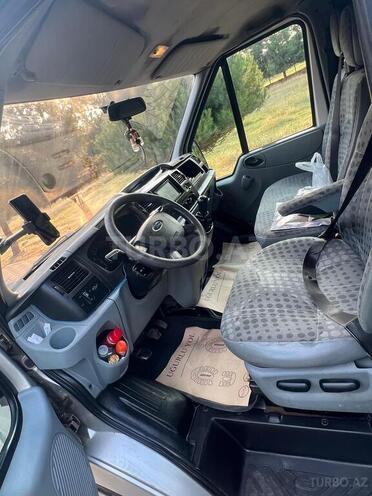 Ford Transit-5