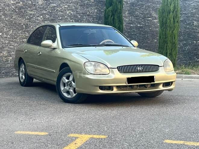 Hyundai Sonata-1
